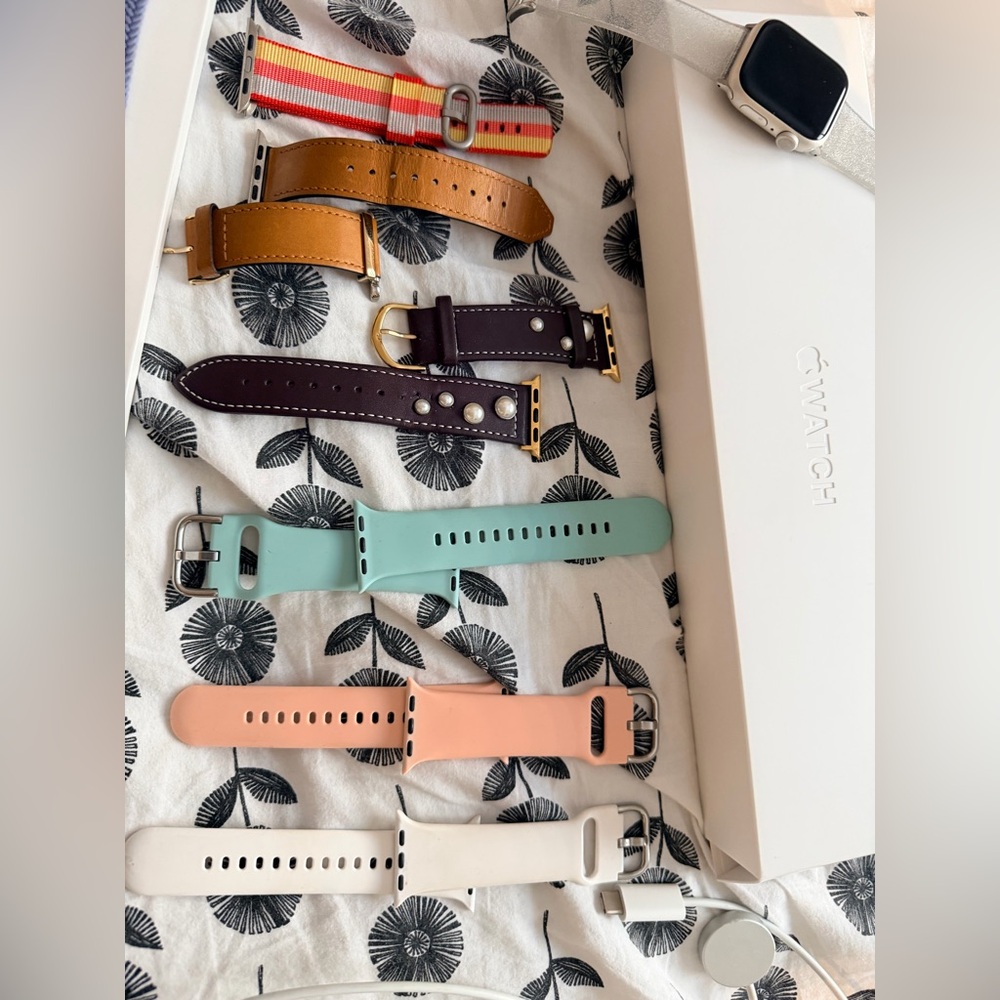 Apple Watch Series 7 Starlight Aluminum Case 41mm With Apple bands Working Order - Picture 4 of 14